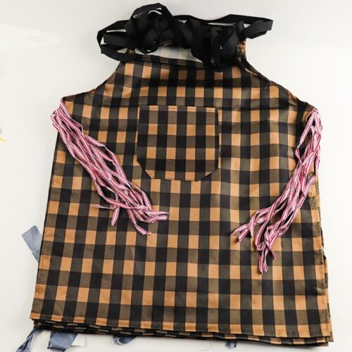 pocket plaid apron