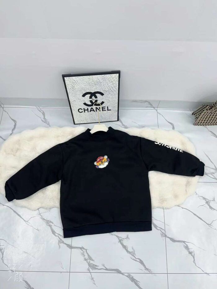 childrens round neck velvet sweatshirts - Tradedubai.ae Wholesale B2B Market