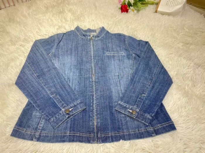 Cheap clearance denim jacket There are slight flaws some wind marks and embroidered buttons - Tradedubai.ae Wholesale B2B Market