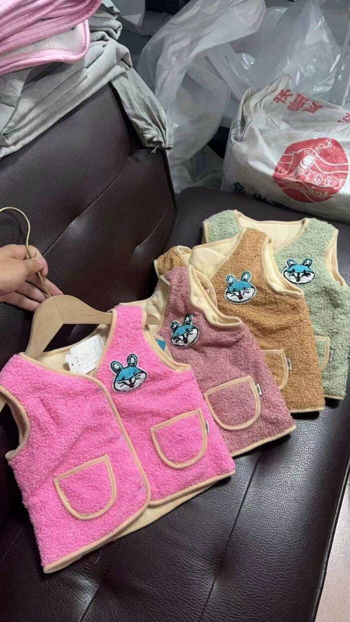 Childrens vest for small and medium-sized boys and girls autumn and winter Teddy velvet plus cotton warm vest - Tradedubai.ae Wholesale B2B Market