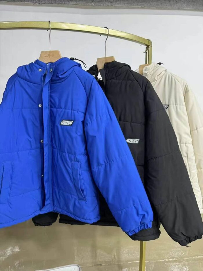 Cotton jackets of the same style for men and women 1 - Tradedubai.ae Wholesale B2B Market