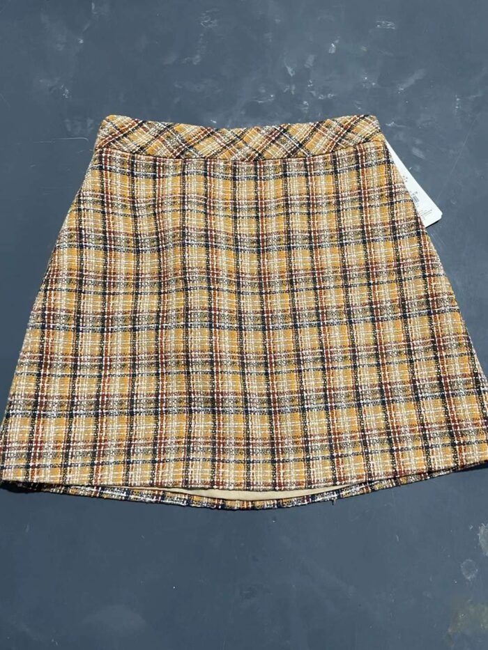 Dealing with a batch of high-quality off-size pretty girl skirts at special - Tradedubai.ae Wholesale B2B Market