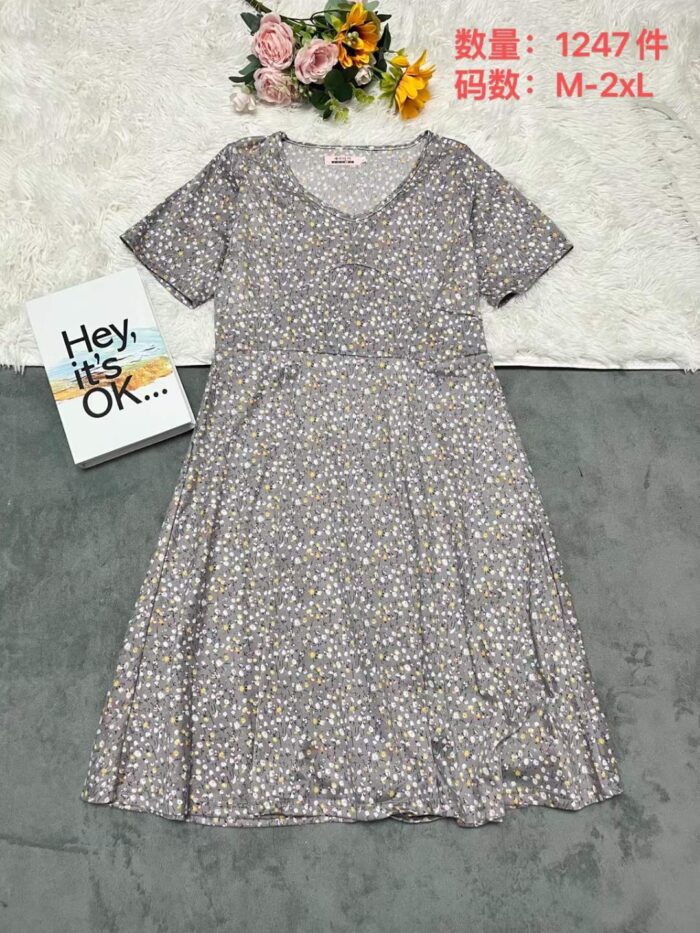 Factory Wholesale Ready Made Garments Stock Clearance-New summer floral dress for women sweet forest style V-neck floral dress for women 3 - Tradedubai.ae Wholesale B2B Market