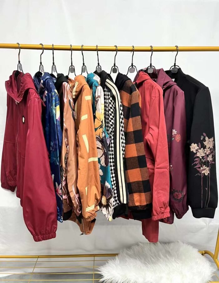 Good goods in the physical store high-quality spring coats for mothers fashionable new tops1 - Tradedubai.ae Wholesale B2B Market