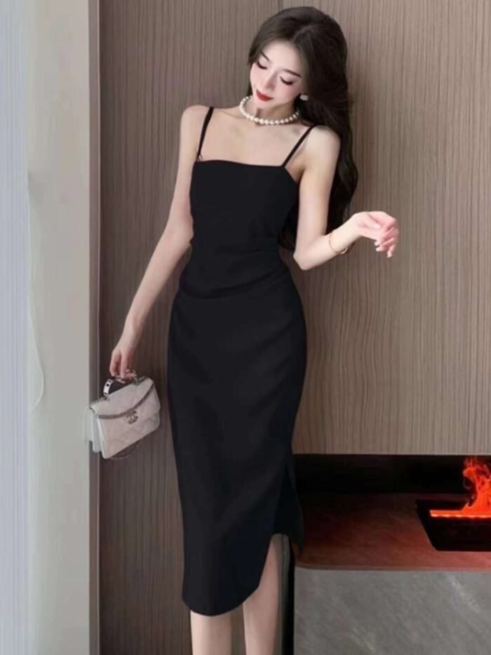 High-end slim-fitting slit long skirt with suspenders - Tradedubai.ae Wholesale B2B Market