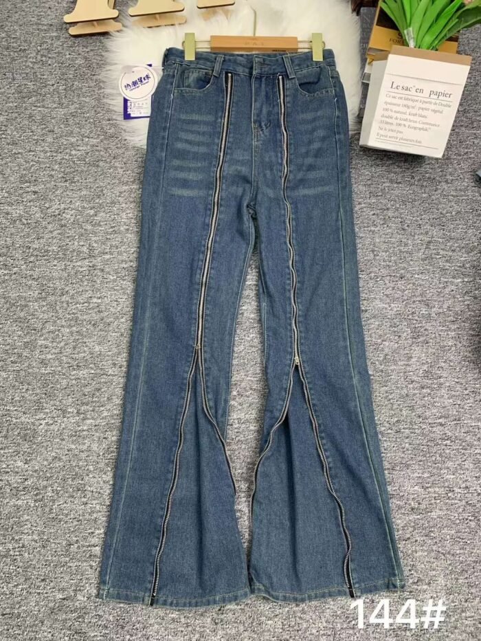 High-waisted wide-leg vintage American style distressed personalized jeans - Tradedubai.ae Wholesale B2B Market