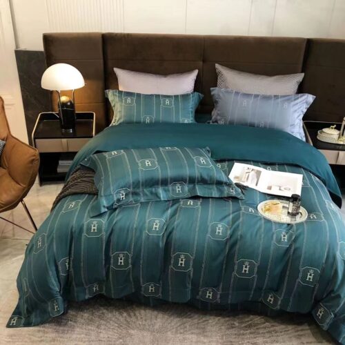 Luxury white embroidered bedding set 100 cotton solid color high quality hotel style duvet cover bedspread bed shams 1 - Tradedubai.ae Wholesale B2B Market Bedding Set - Blanket - Bedsheet - Pillow Cover - Tradedubai.ae Wholesale B2B Market