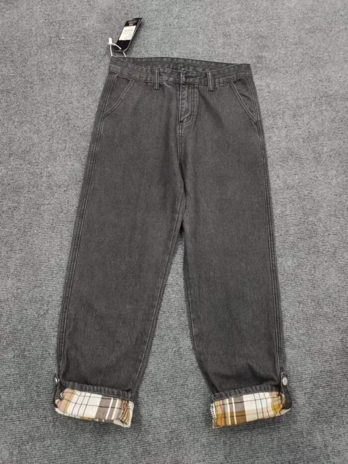 Mens trendy jeans in two small styles - Tradedubai.ae Wholesale B2B Market