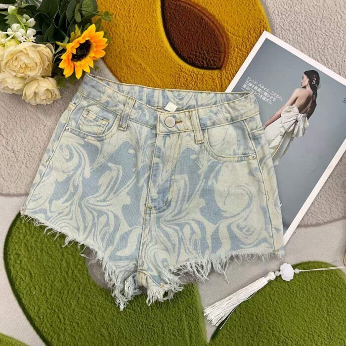 Middle-aged and older childrens trendy Korean-style raw edge washed cotton denim shorts1 - Tradedubai.ae Wholesale B2B Market