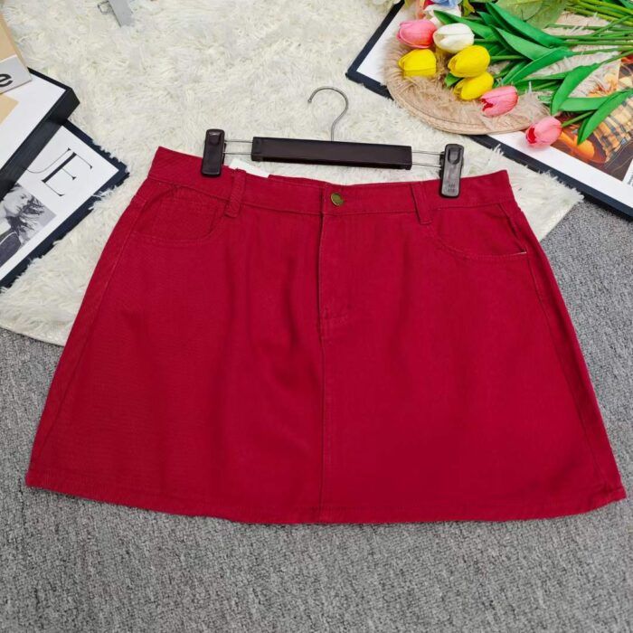 Trendy womens denim shorts - Tradedubai.ae Wholesale B2B Market