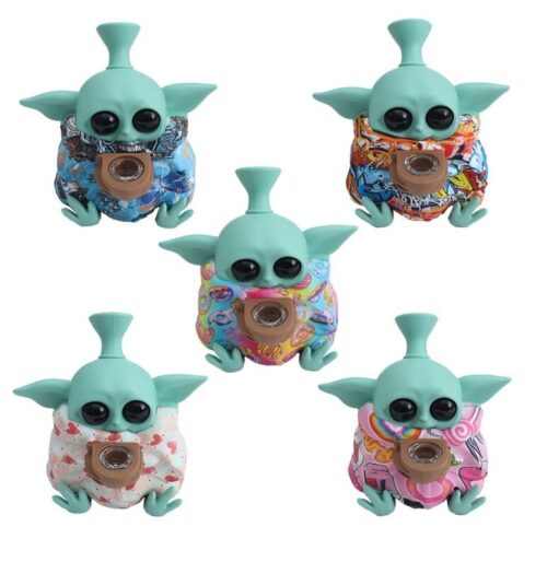 Wholesale Yoda Silicone Pipe Waterpipe Smoke Bong Smoking Accessories - Tradedubai.ae Wholesale B2B Market