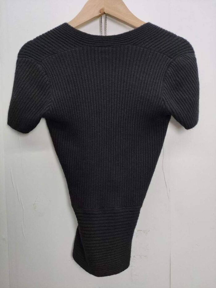 Womens low-cut sexy sweater the fabric is soft and very elastic - Tradedubai.ae Wholesale B2B Market