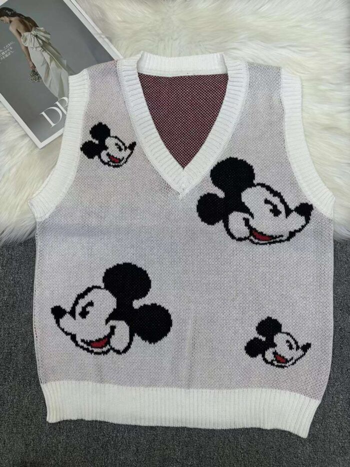 knitted vests worn over layered houndstooth cartoon vests - Tradedubai.ae Wholesale B2B Market