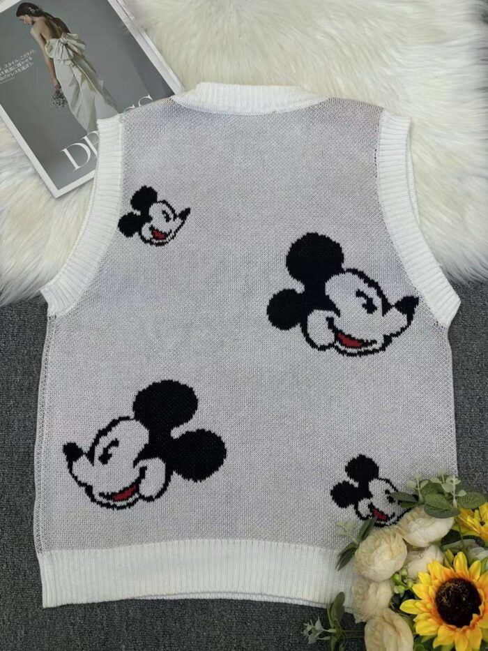 knitted vests worn over layered houndstooth cartoon vests - Tradedubai.ae Wholesale B2B Market