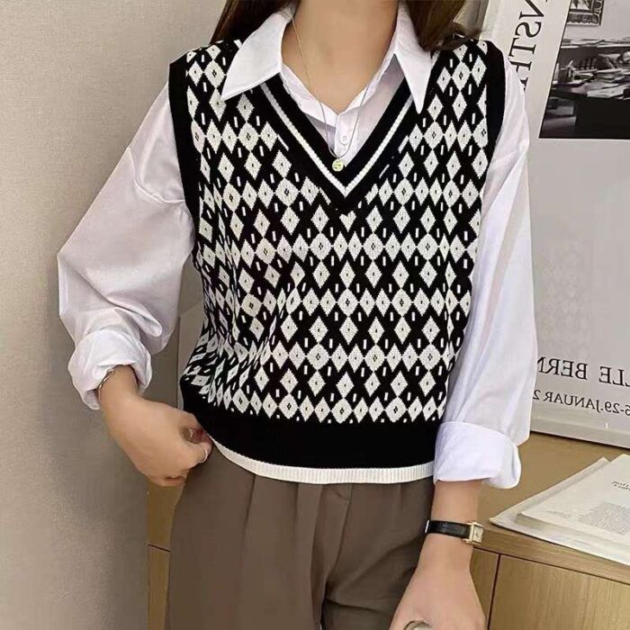 knitted vests worn over layered houndstooth cartoon vests - Tradedubai.ae Wholesale B2B Market