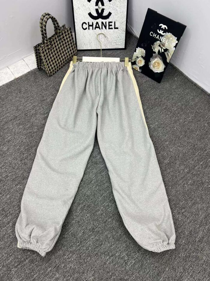 velvet and thickened loose-fitting sweatpants for men and women 2 - Tradedubai.ae Wholesale B2B Market