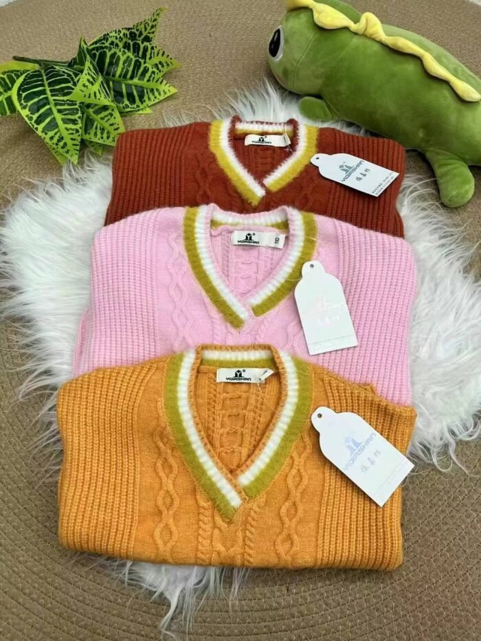 High-quality college-style jacquard knitted sweaters for boys and girls - Tradedubai.ae Wholesale B2B Market