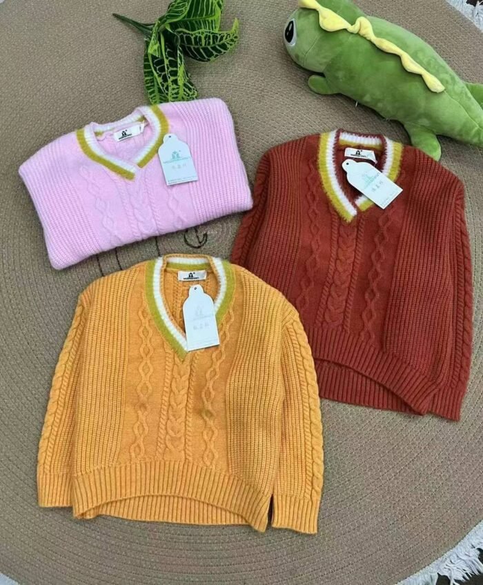 High-quality college-style jacquard knitted sweaters for boys and girls - Tradedubai.ae Wholesale B2B Market