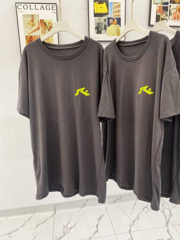 Mens large-format trendy T-shirts - Tradedubai.ae Wholesale B2B Market