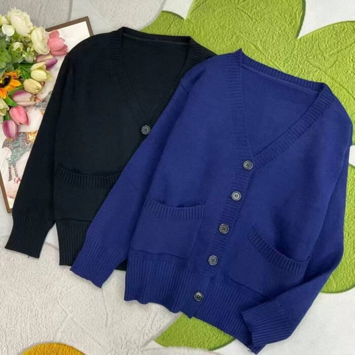 Womens loose-fitting solid color 2-patch wool core-spun yarn large pocket sweater cardigan - Tradedubai.ae Wholesale B2B Market