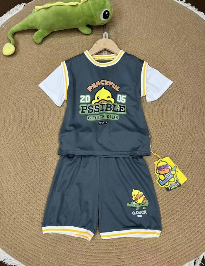 high-quality thin mesh quick-drying cartoon short-sleeved suits for boys and girls were recycled in physical stores - Tradedubai.ae Wholesale B2B Market