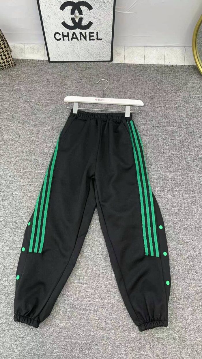 Childrens sweatpants and pants - Tradedubai.ae Wholesale B2B Market