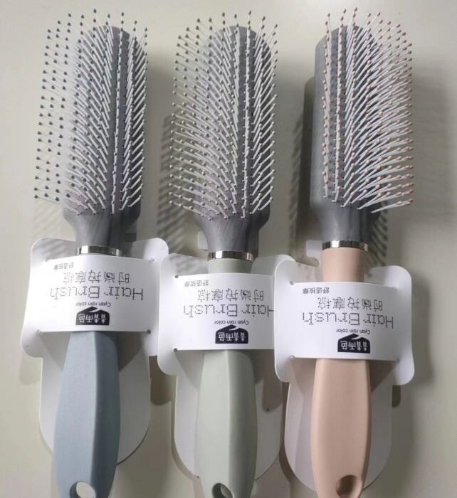 543-6 Hanging Card Comb (Evenly Mixed Color)MOQ:1Box - Tradedubai.ae Wholesale B2B Market