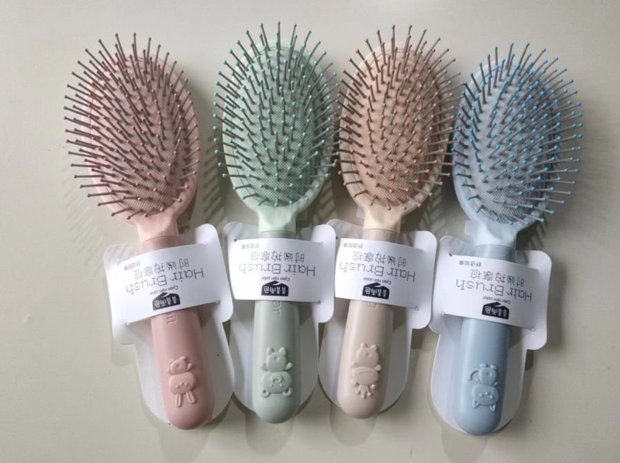 9551-8 Hanging Card Comb Evenly Mixed Color 9551-8 Hanging Card Comb (Evenly Mixed Color) - Image 1