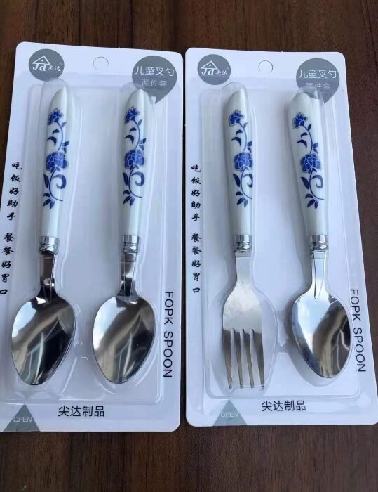512 Blue and White Porcelain Handle Tableware Two-Piece Set MOQ:1BOX - Tradedubai.ae Wholesale B2B Market