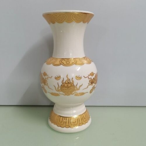 7-Inch White Dragon Vase MOQ : 5B0X