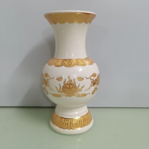 9-Inch White Dragon Vase MOQ : 5B0X
