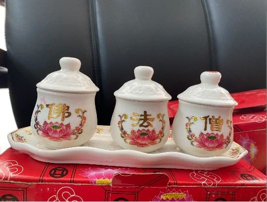 Buddhist Monk Sad Water Coonnected Cup MOQ : 5B0X - Tradedubai.ae Wholesale B2B Market