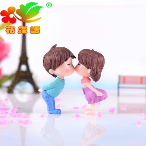 Kiss Couple Decoration (Opp Bag) MOQ : 1 BOX