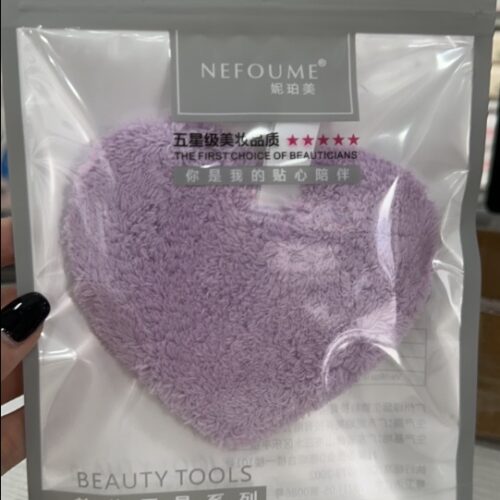 9796 Heart-Shaped Facial Cleaning Puff MOQ :1 B0X