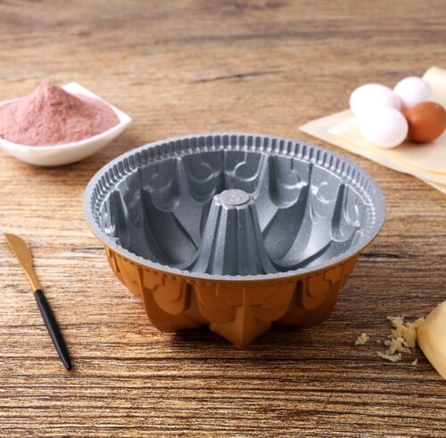 Royalford Crown Cake Mould, 24cm RF10196 | Aluminium Non-Stick Coating | Oven Safe | 3mm Thickness | Reusable Mould For Baking And Much More - Image 4