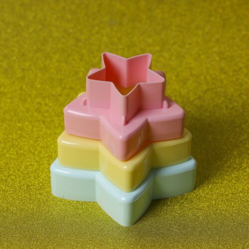 Royalford Star Double Side Cookie Cutter- 3 pieces | RF10964 | Double Side Cookie and Fondant Cutter| Baking Tools and Accessories| Suitable for Biscuits, Cakes, Empanadas| Polypropylene Cutter| Multi-Color - Image 3