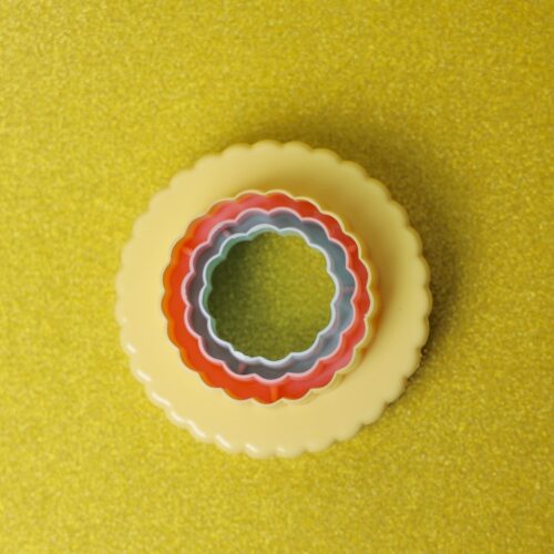 Royalford Double-Side Cookie Cutters | 9x9x4 cm | RF10967 | Round Cookie Cutter and Fondant Cutter| Plastic Cookie Cutter| Multi-color Cutters| Set of 3 - Image 5