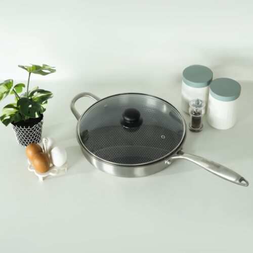 Royalford 28 CM Tempered Glass Lid With Bakelite Knob- RF11727| 3.8 MM Thickness, Transparent Lid With Stainless Steel Frame| Equipped With Steam Release Vent For Overflow Protection| Dishwasher Safe, Perfect For Casserole, Kadai, Pots And Pans - Image 3