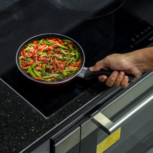 20cm Non-Stick Flat Fry Pan, Multiple Hob, RF1259FP20 | 3 Layer Construction | Bakelite Handle | Even Heat Distribution | Dishwasher Safe | 3mm Thickness | Eco-Friendly - Image 4