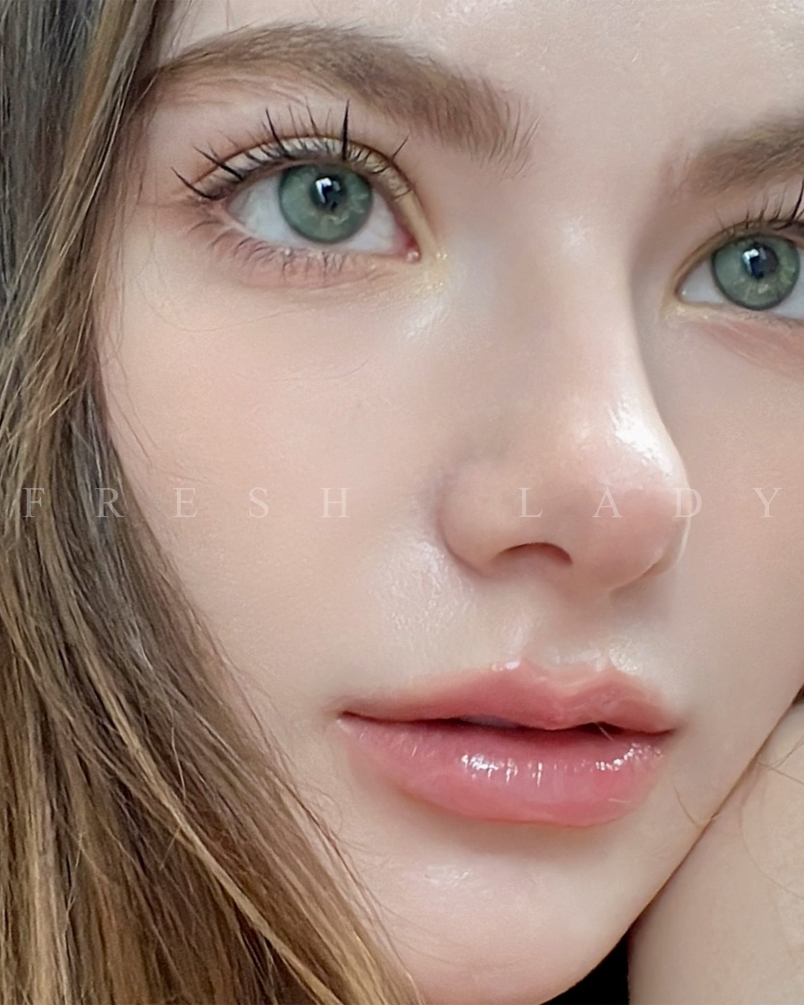 FA32-2-11-1638x2048 Godness Veil Three-tone Contact Lenses - Image 1